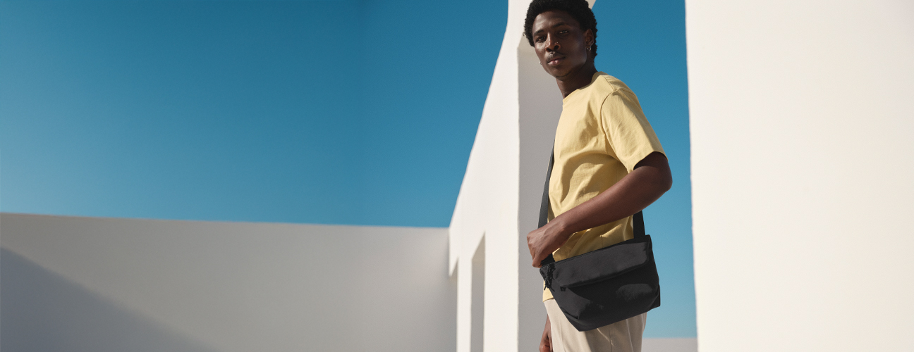 Minimal Lifestyle Mini Messenger