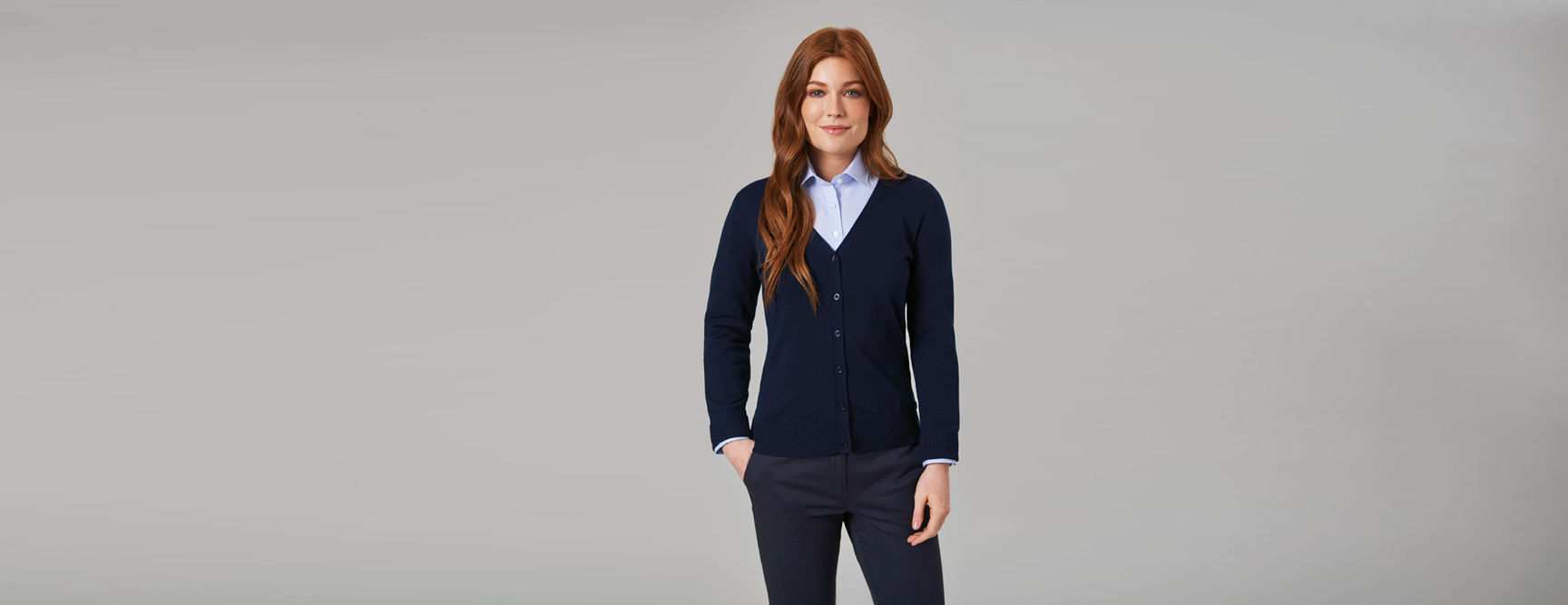Augusta V Hals Cardigan (D)